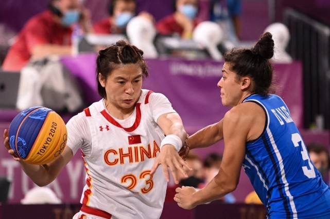 德转评年度最佳右边锋：杜埃、奥利塞、萨拉赫、亚马尔入围（德转年度最佳右边锋候选出炉：杜埃、奥利塞、萨拉赫、亚马尔在列）