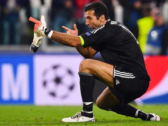 孔帕尼：阿方索等人复出的故事，是我们点燃团队精神的新火焰（孔帕尼：阿方索等人的回归经历，为团队精神注入新的火种）