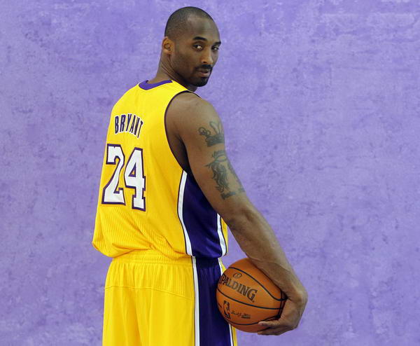 跟队记者：莱奥续约谈判还没正式开启，但俱乐部正在讨论（队记：莱奥续约谈判尚未启动，俱乐部已展开讨论）