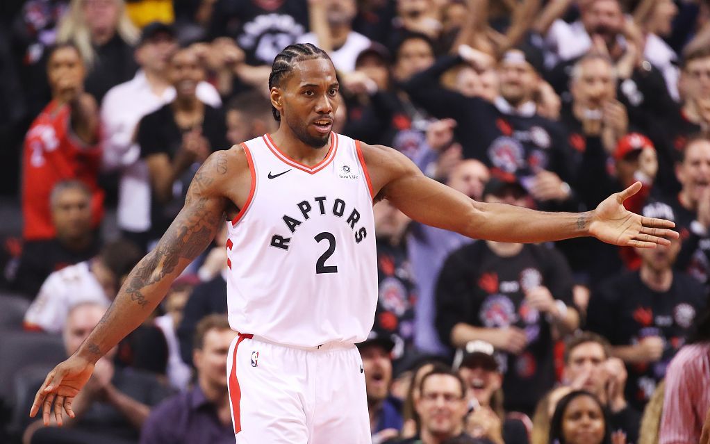 西甲：皇马主场3-0击败皇家贝蒂斯（西甲：皇马主场三球零封皇家贝蒂斯）