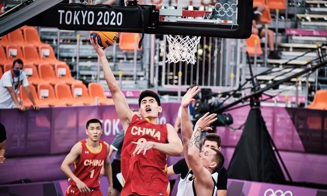 TA：皇马寻求引进后卫和中场；他们愿听取对罗德里戈的报价（TA：皇马计划补强后防与中场，并愿意听取罗德里戈的转会报价）