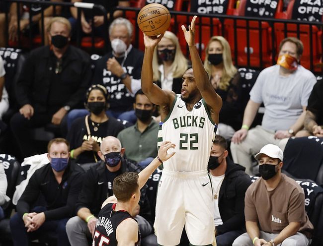 孔帕尼：卡尔能否和梅西相比？我们只想让他成为最好的卡尔（孔帕尼：卡尔能否与梅西比肩？我们只希望他做最好的卡尔）