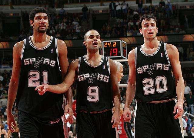 阿达尼：阿根廷并非世界杯夺冠最大热门；罗德里比佩德里重要（阿达尼：阿根廷不是世界杯头号夺冠热门，罗德里比佩德里更关键）