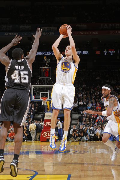 球星用一次大帽点燃全队（球星关键封盖点燃全队士气）